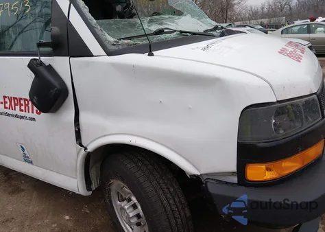 2021 Chevrolet Express Cargo Rwd 2500 Regular Wheelbase Wt from USA, damaged, VIN 1GCWGAFP1M1176054